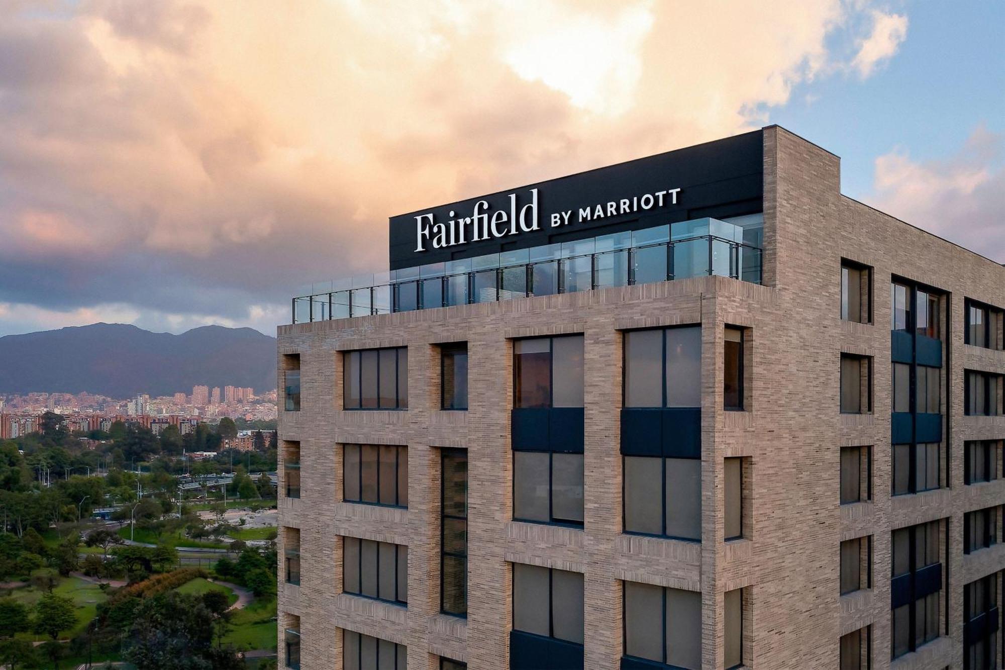 Hotel Fairfield By Marriott Bogota Embajada Zewnętrze zdjęcie