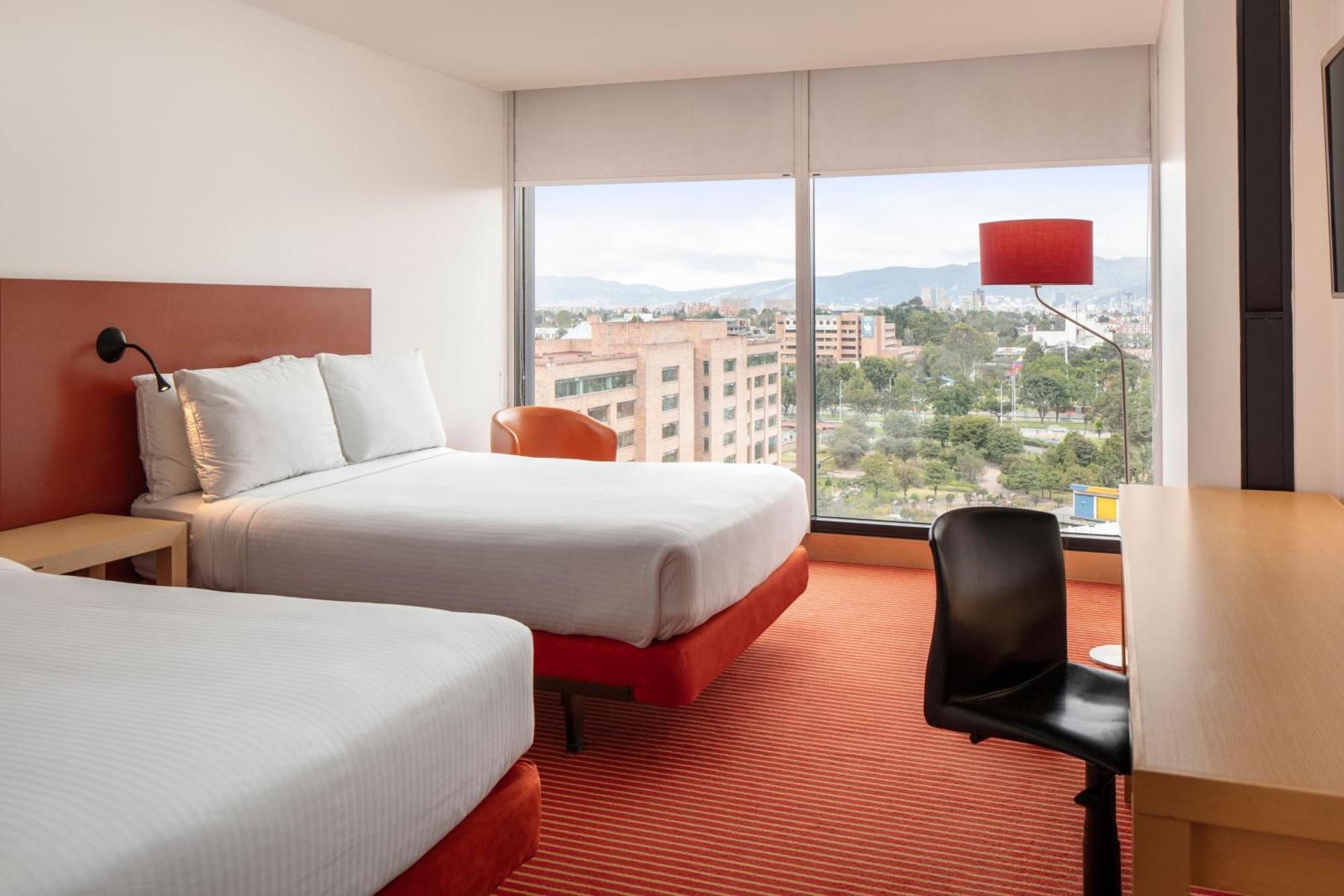 Hotel Fairfield By Marriott Bogota Embajada Zewnętrze zdjęcie