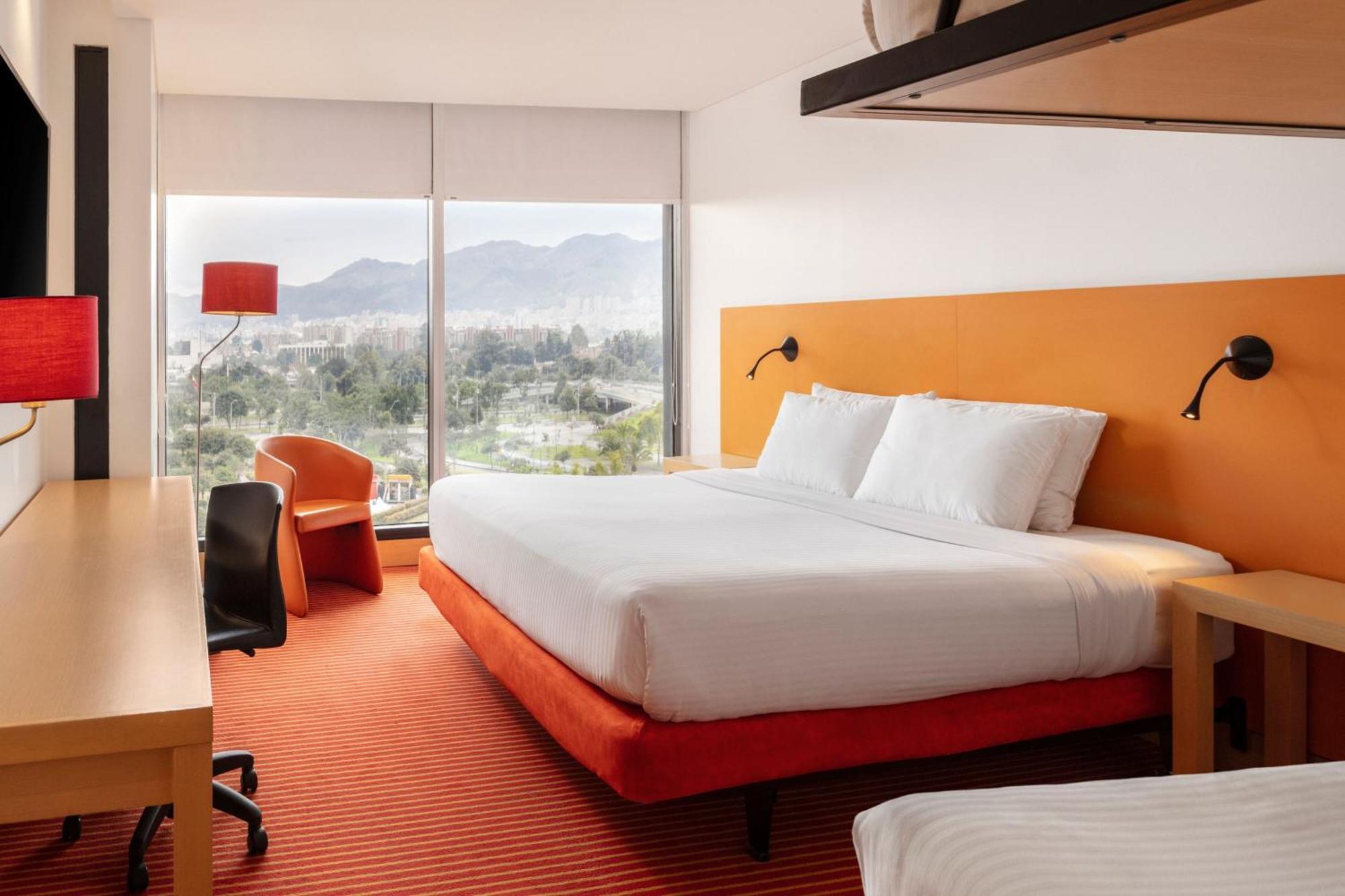 Hotel Fairfield By Marriott Bogota Embajada Zewnętrze zdjęcie