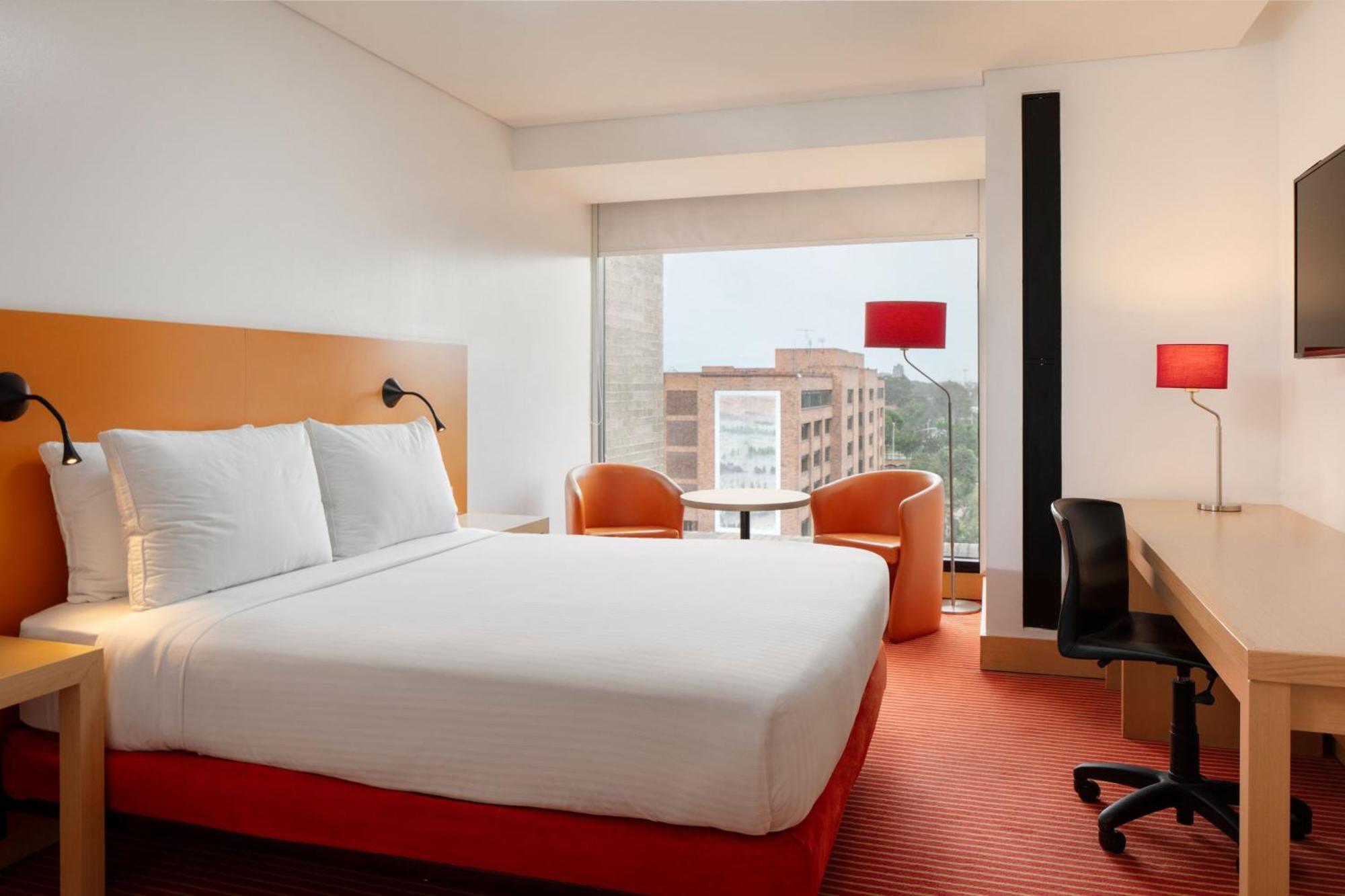 Hotel Fairfield By Marriott Bogota Embajada Zewnętrze zdjęcie